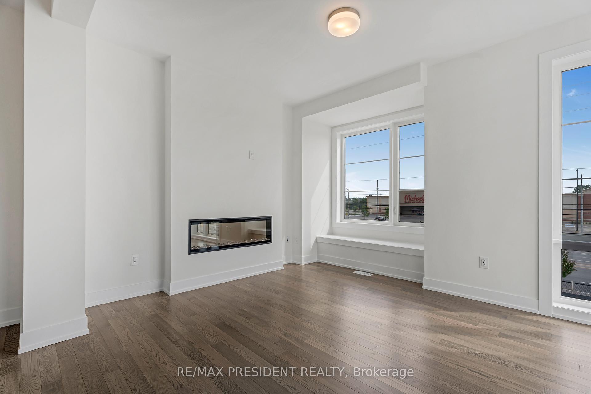 3 Bedrooms Condo at 2273 Turnberry, Burlington For sale
