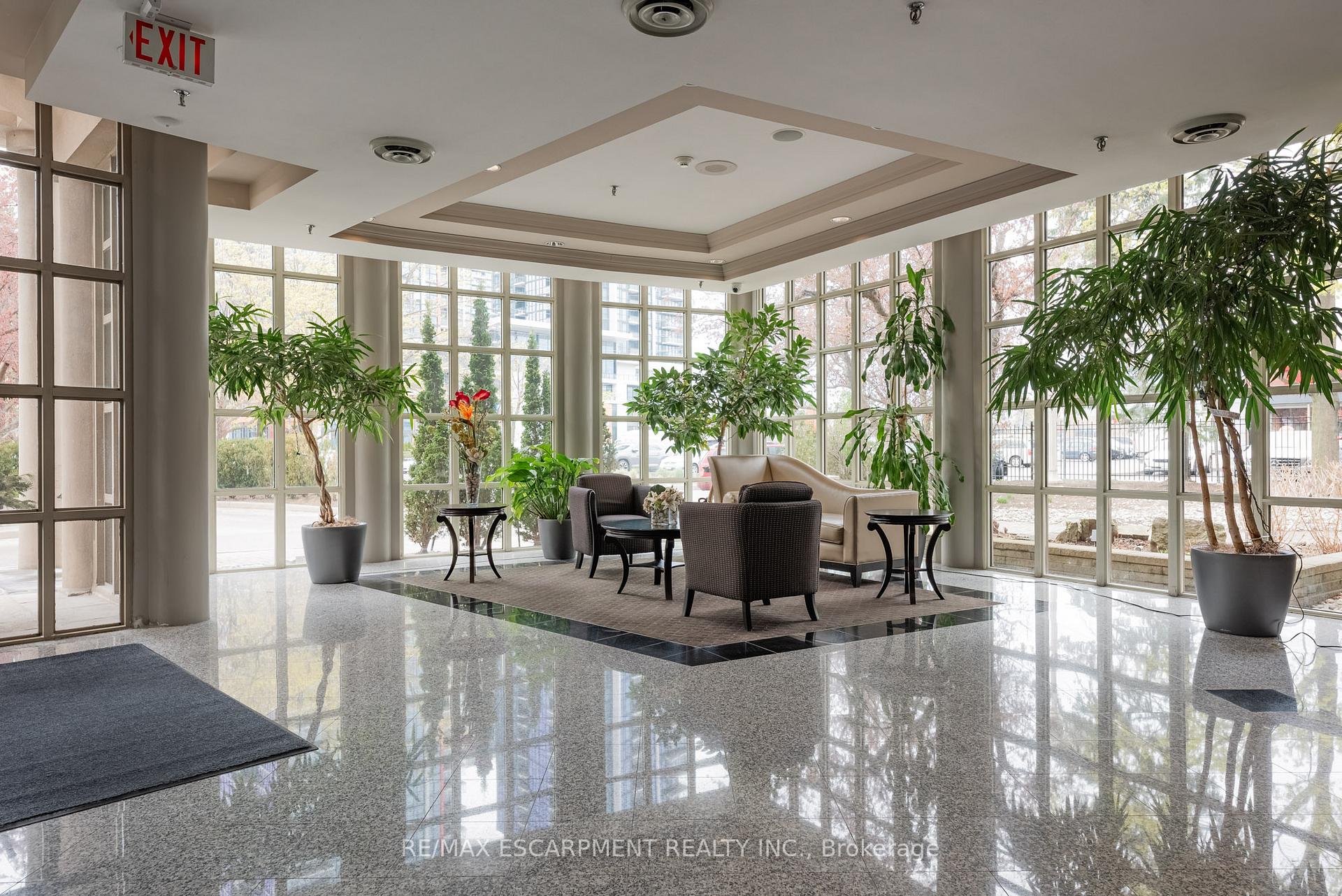 1 Bedroom Condo at 50 Eglinton, Mississauga For sale