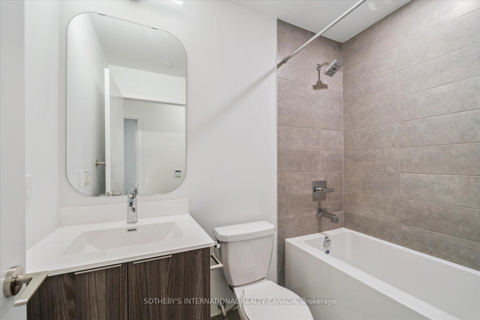 2 Bedrooms Condo at 15 Richardson, Toronto For sale