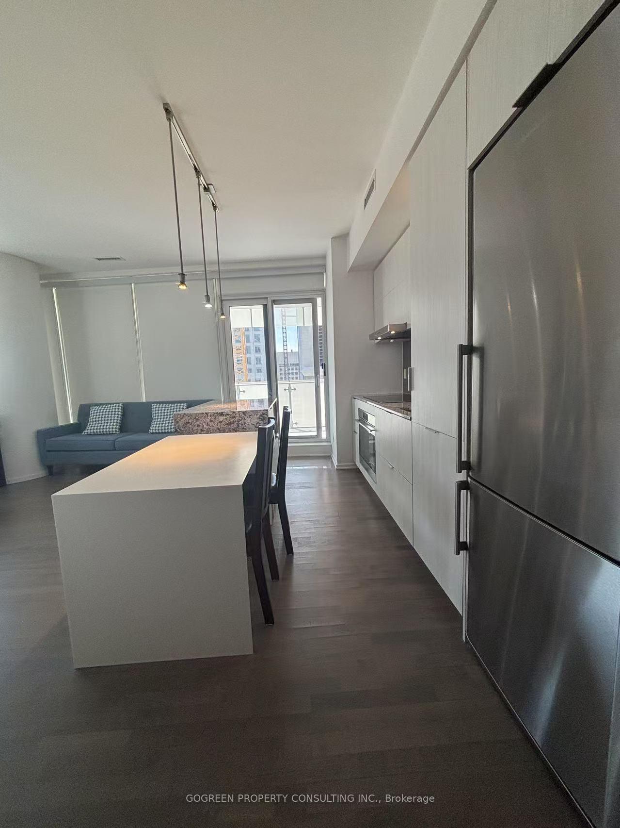 2 Bedrooms Condo at 1 Bloor,  Toronto For sale