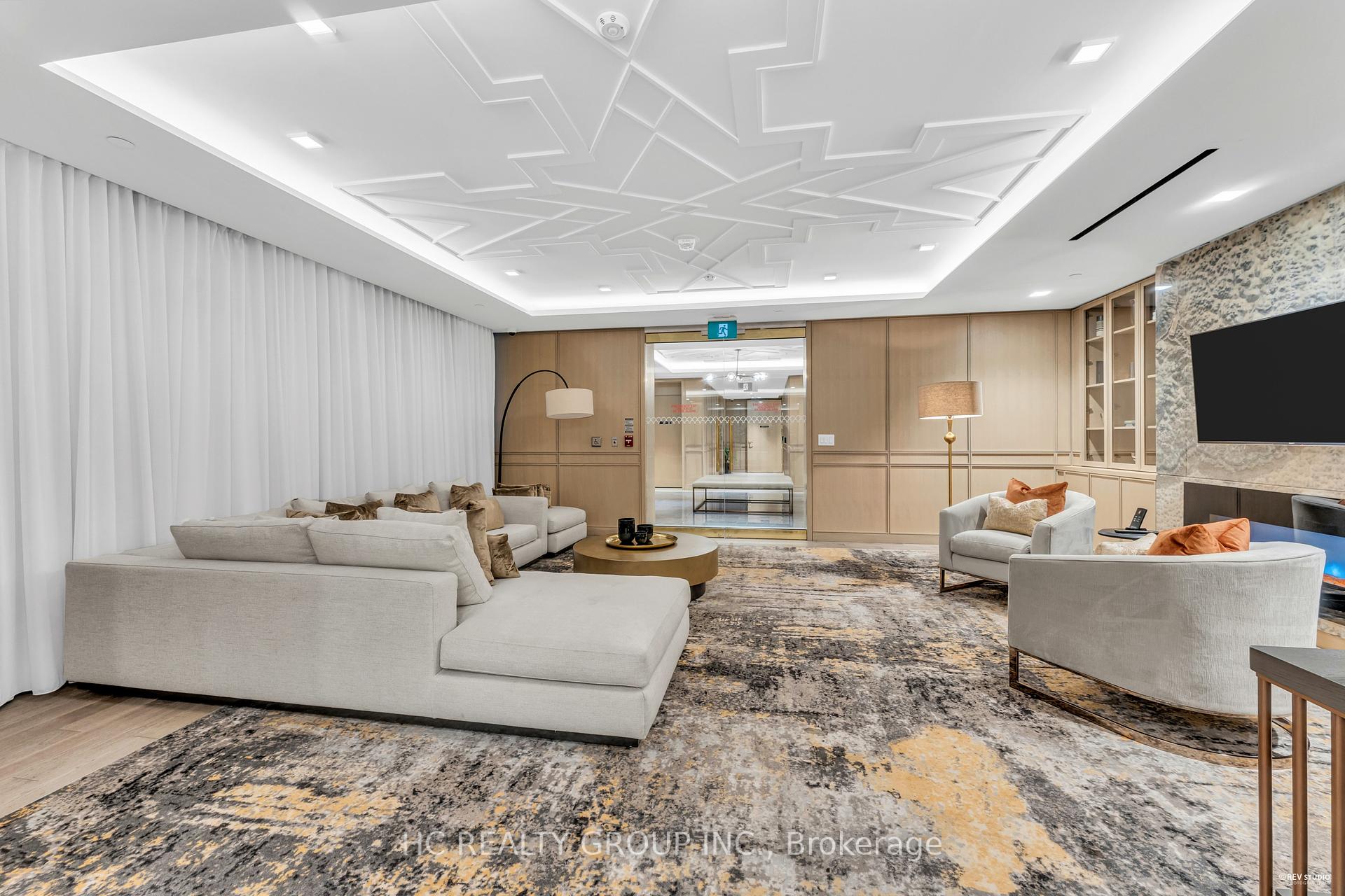 2 Bedrooms Condo at 88 Cumberland,  Toronto For sale