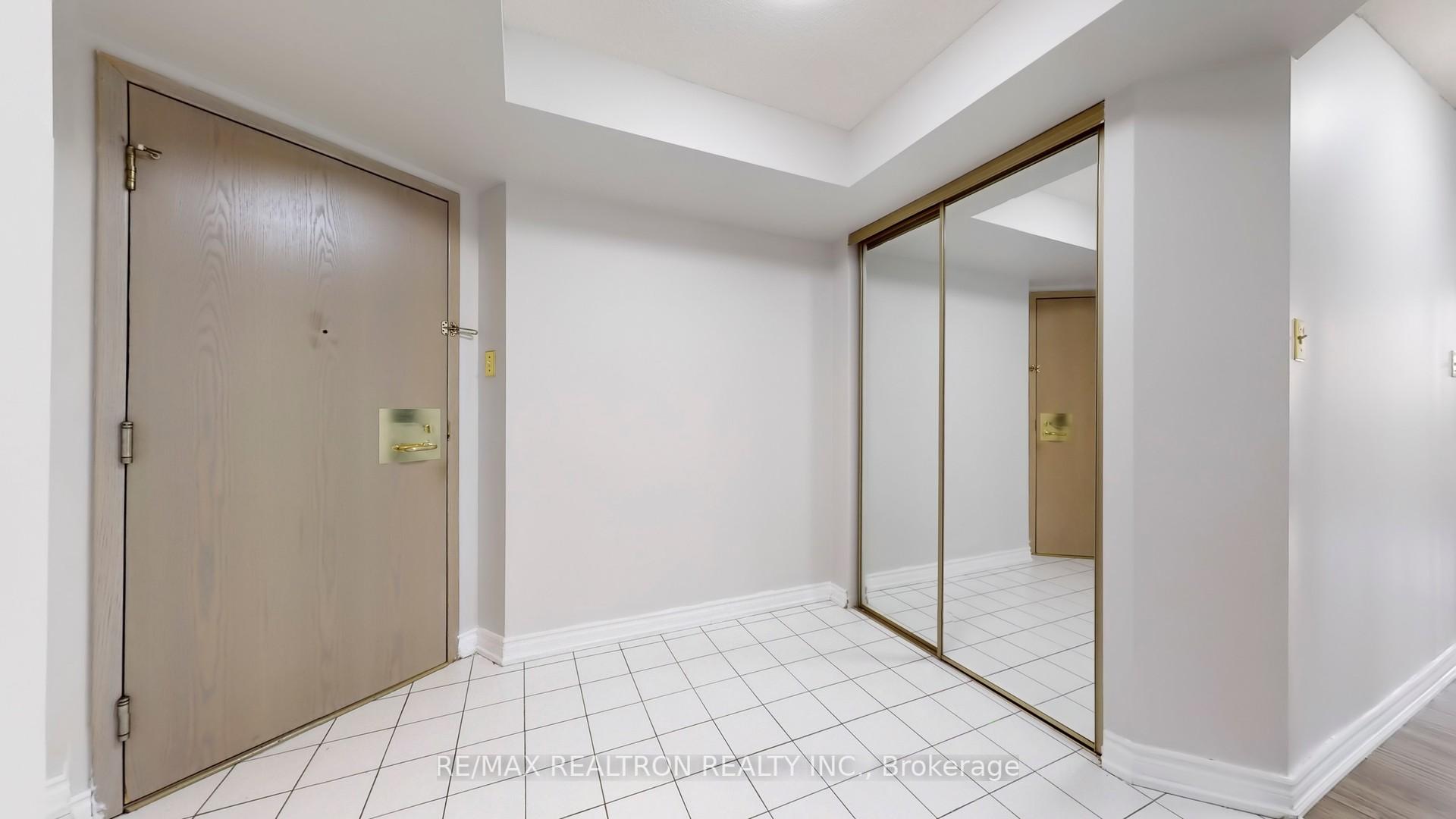 2 Bedrooms Condo at 3233 Eglinton,  Toronto For sale