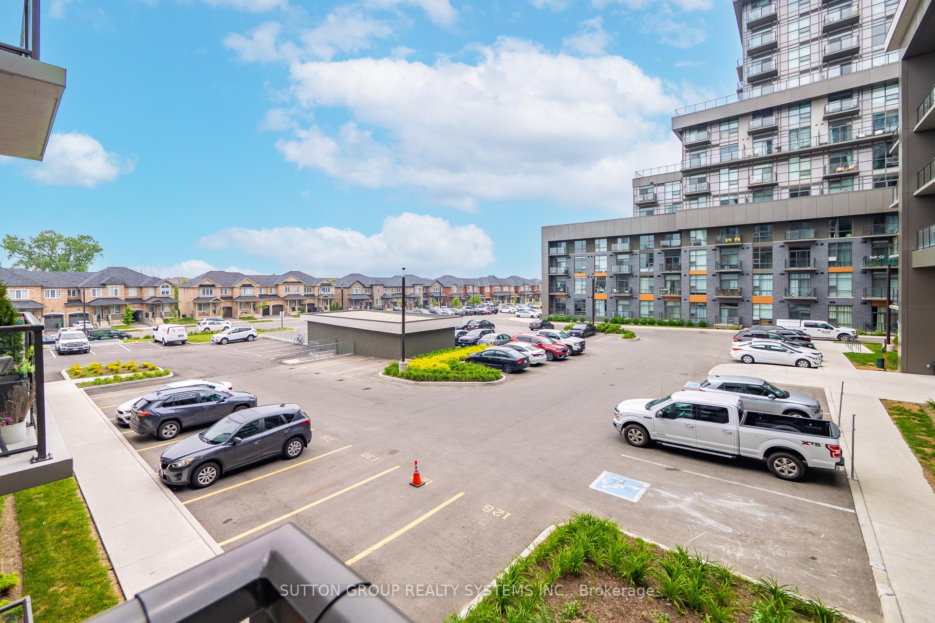 2 Bedrooms Condo at 460 Dundas, Hamilton For sale