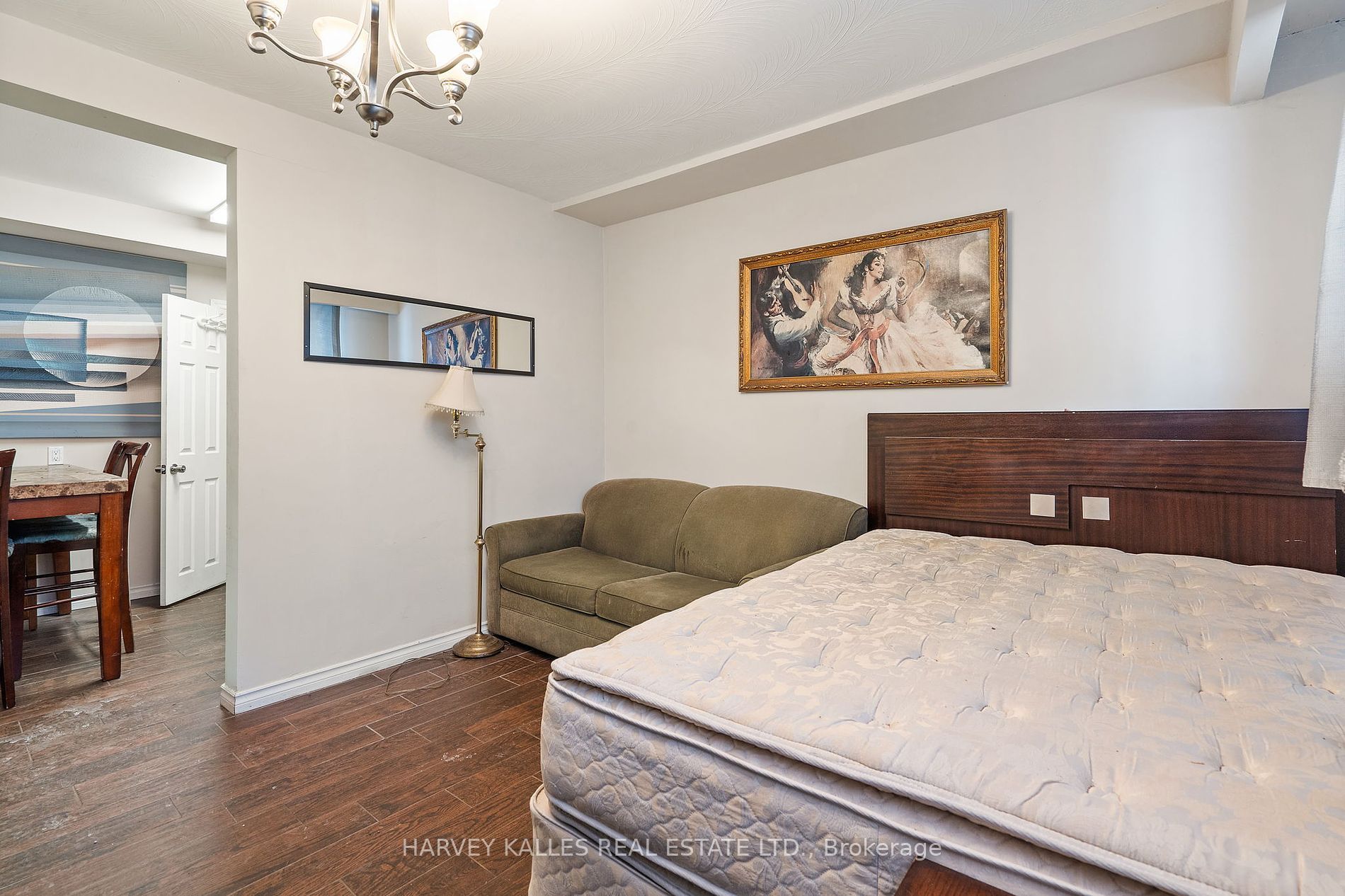 58 Garthdale Court W