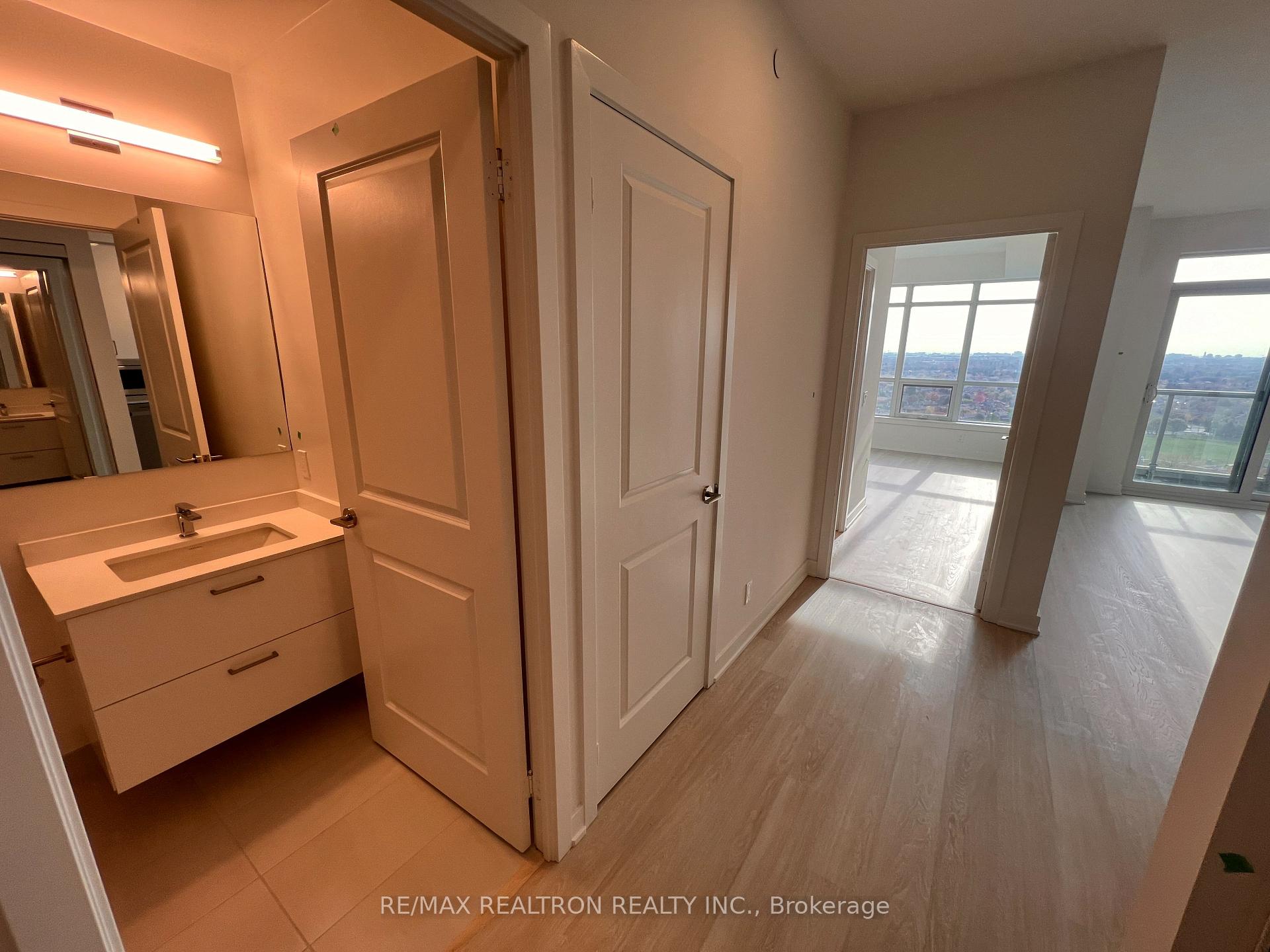2 Bedrooms Co-op at 30 Upper Mall,  Vaughan For sale