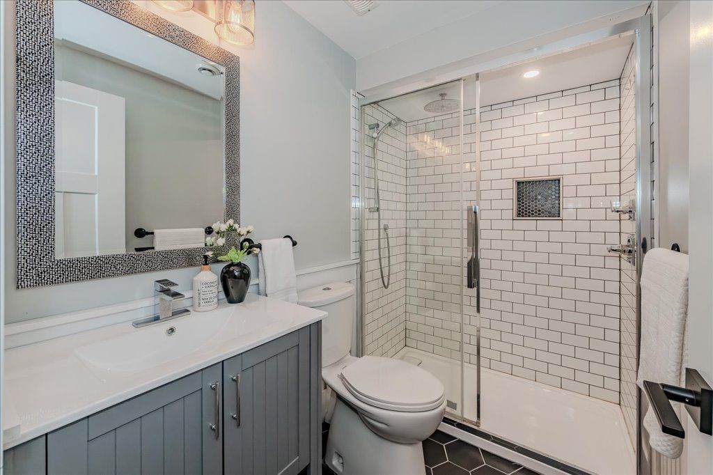 245 Hill Street W