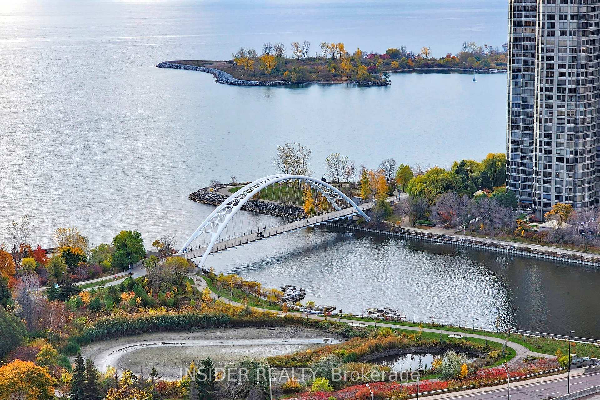 1 Bedroom Condo at 105 The Queensway,  Toronto For sale