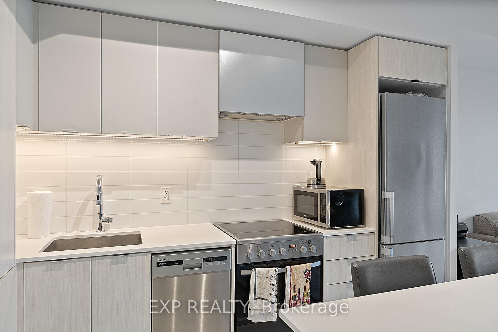 1 Bedroom Condo at 26 Gibbs, Toronto For sale