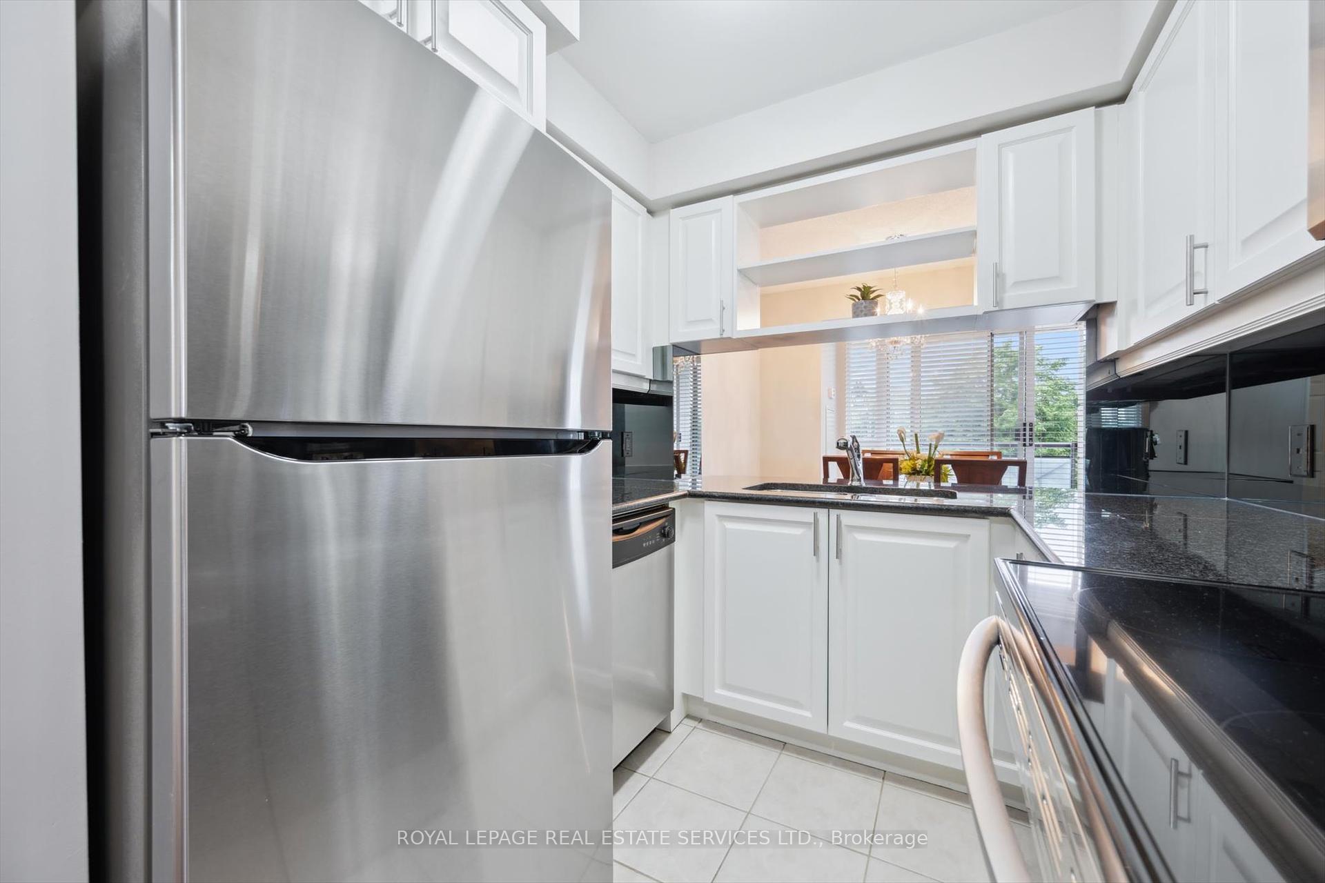 2 Bedrooms Condo at 2325 Central Park, Oakville For sale