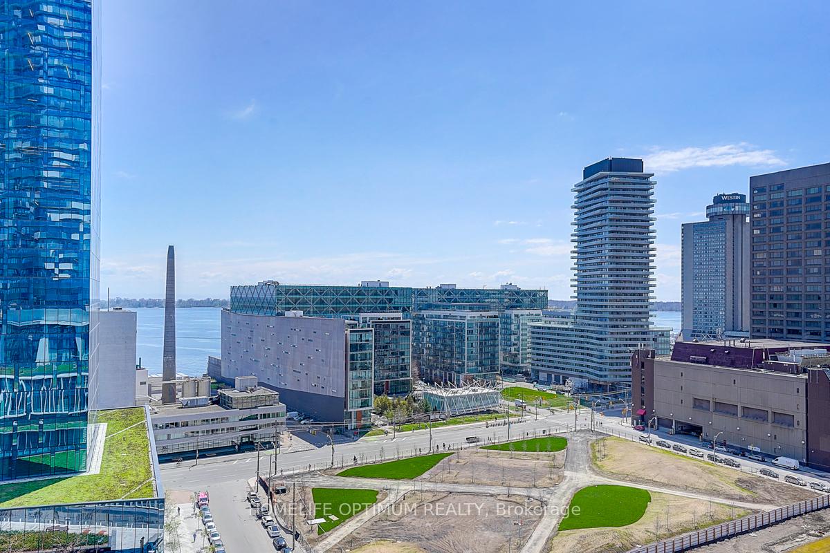 3 Bedrooms Condo at 55 Cooper, Toronto For sale