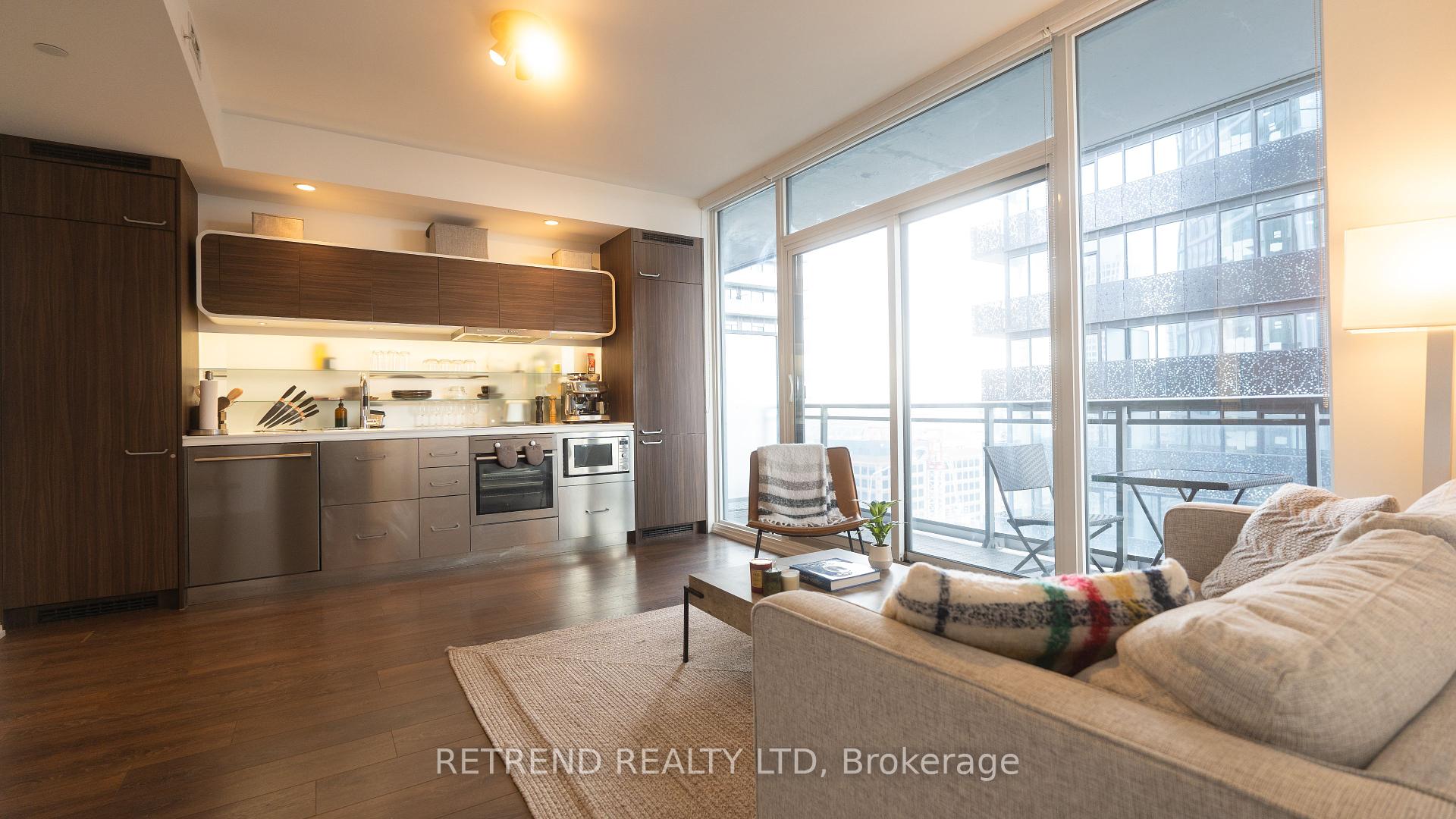 2 Bedrooms Condo at 45 Charles, Toronto For sale
