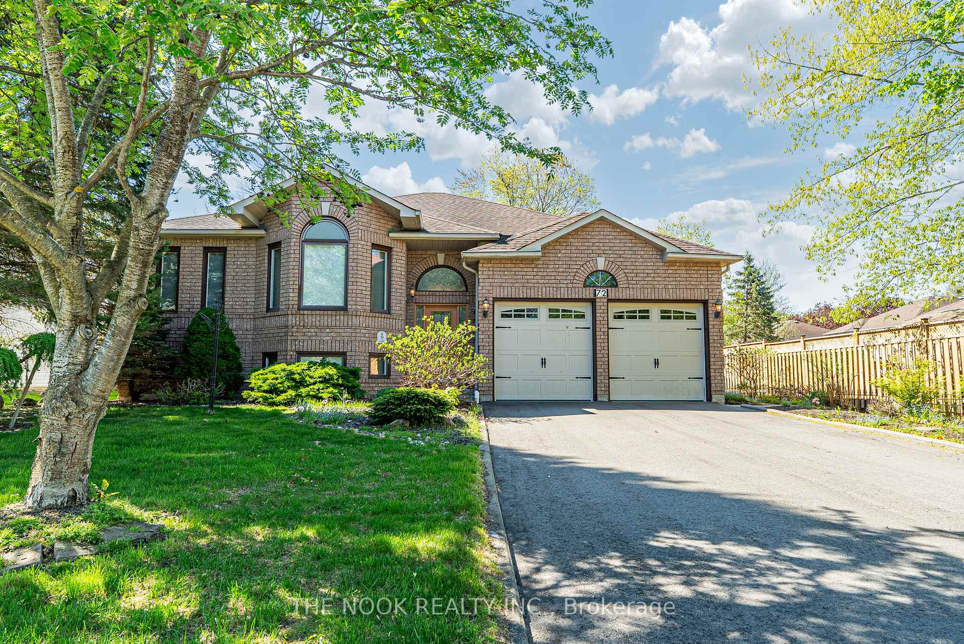72 Silver Birch Avenue, Wasaga Beach, ON L9Z 1M2