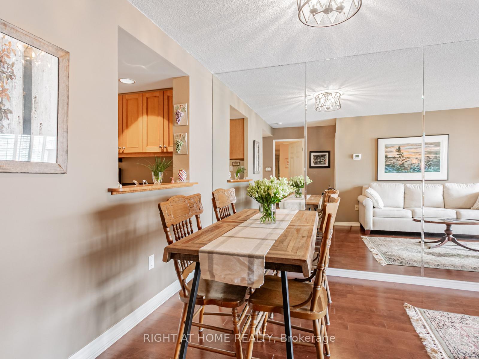 2 Bedrooms Condo at 225 Davenport, Toronto For sale
