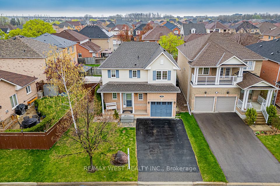 284 Alexander Crescent, Milton, ON L9T 7C4