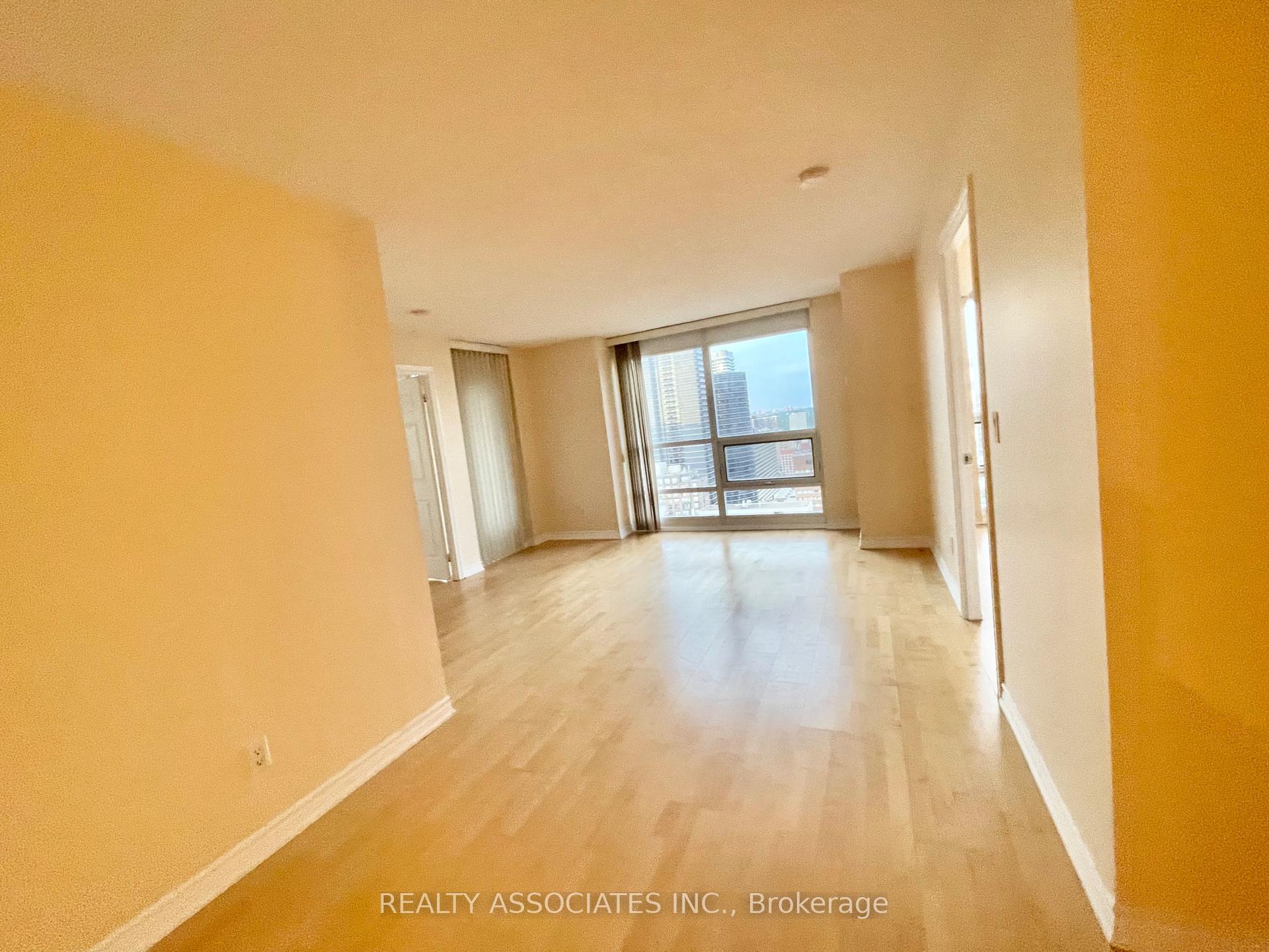 3 Bedrooms Condo at 761 Bay, Toronto For sale