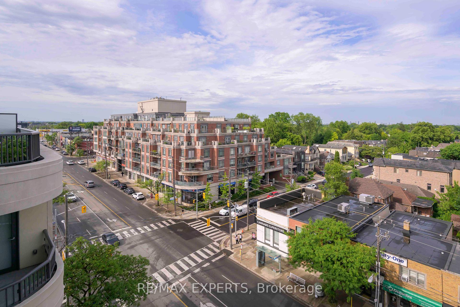 4 Bedrooms Condo at 1700 Avenue, Toronto For sale