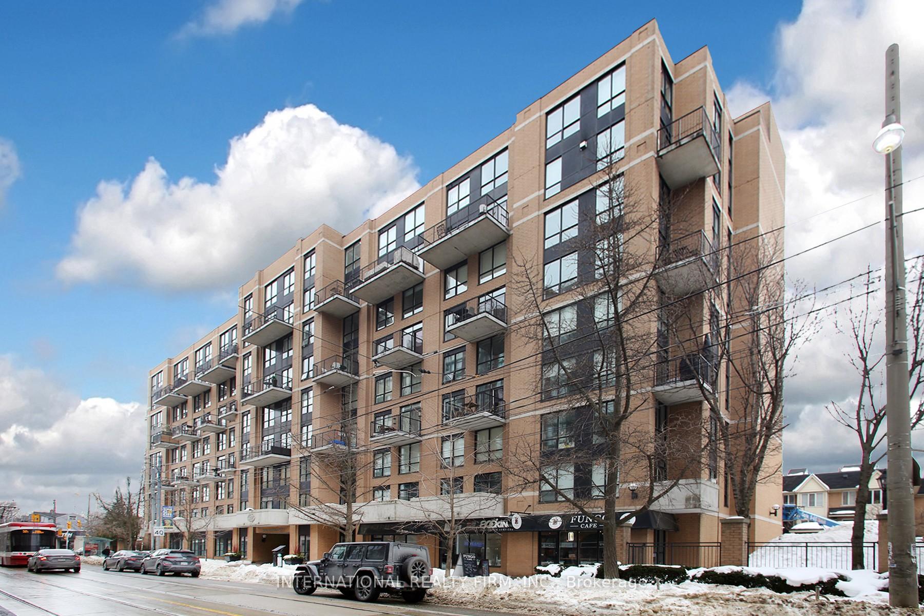 2 Bedrooms Condo at 800 King, Toronto For sale