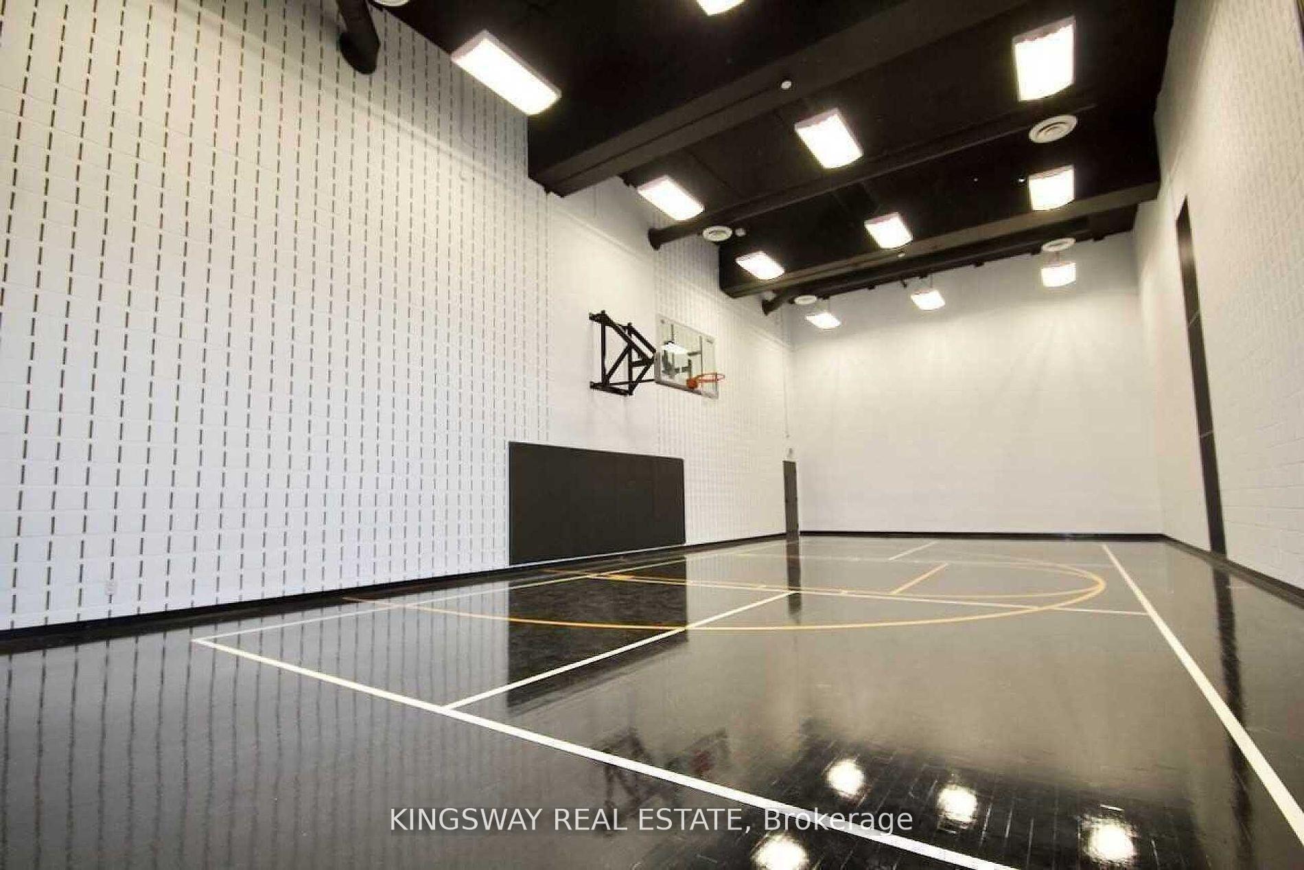 2 Bedrooms Condo at 4065 Confederation, Mississauga For sale