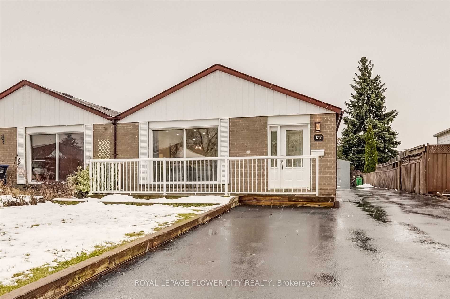 137 Avondale Boulevard, Brampton, ON L6T 1H5