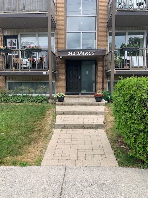 242 Darcy