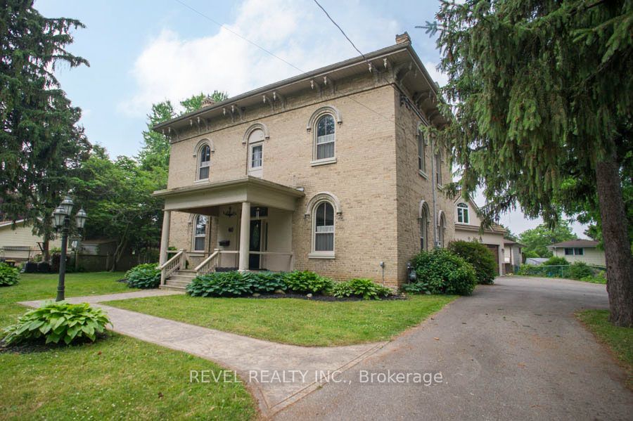 40 Oakhill Drive