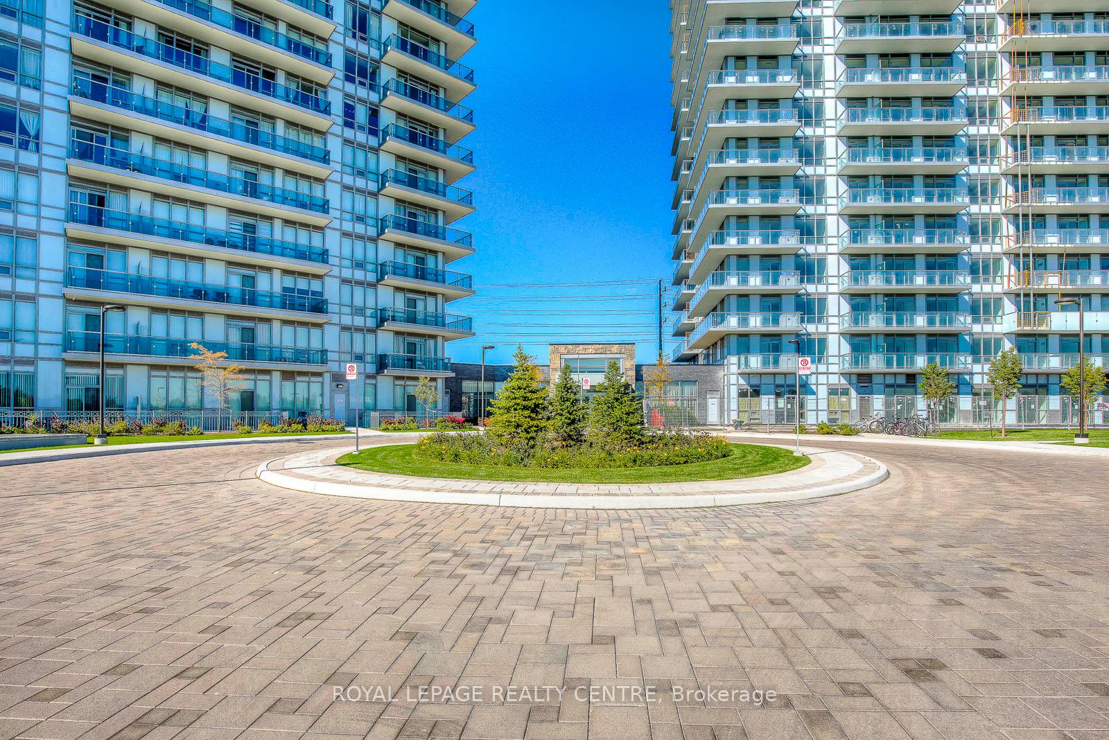 2 Bedrooms Condo at 4633 Glen Erin, Mississauga For sale