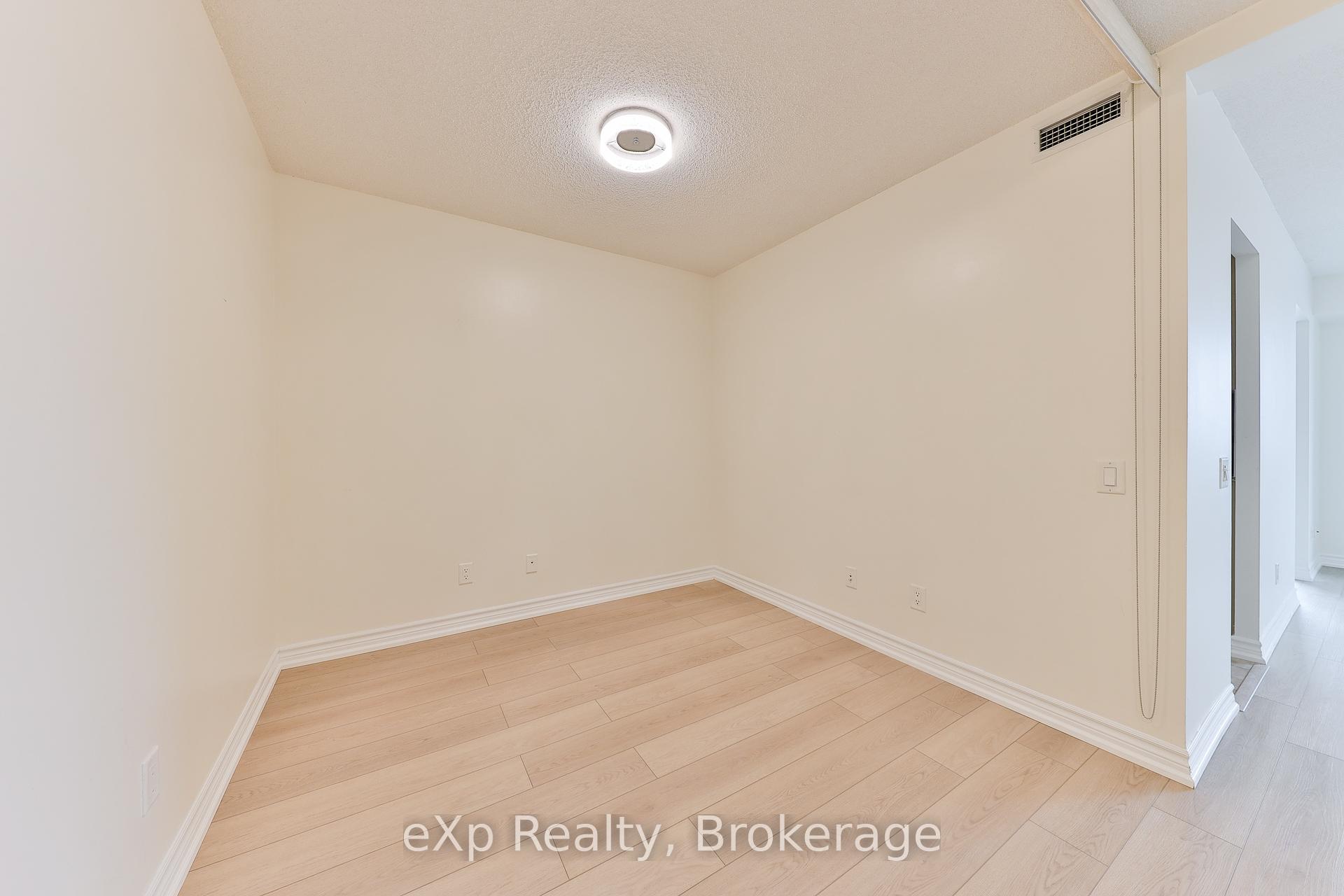 3 Bedrooms Condo at 83 Borough, Toronto For sale