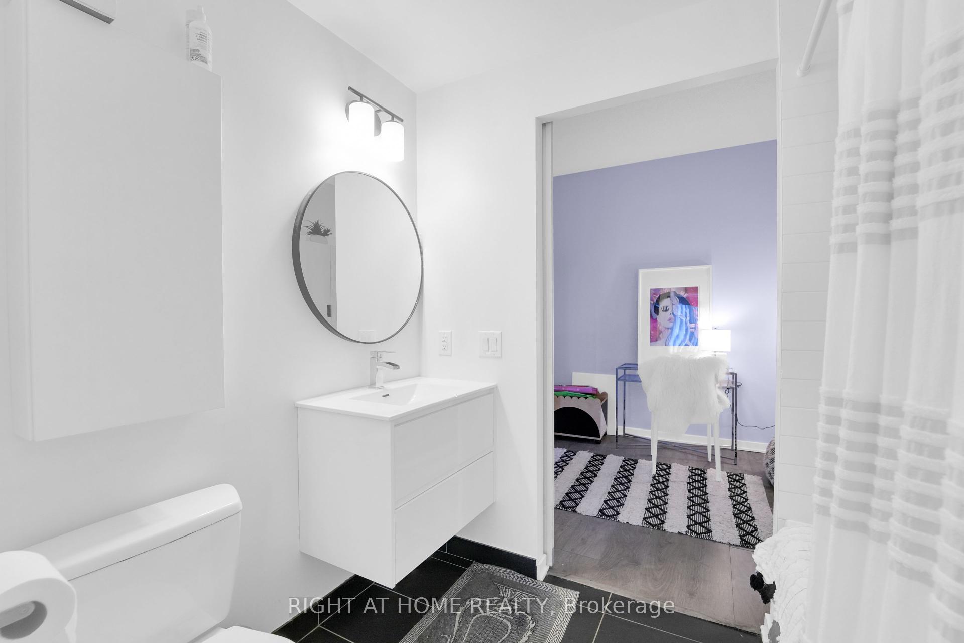 2 Bedrooms Condo at 105 THE QUEENSWAY, Toronto For sale