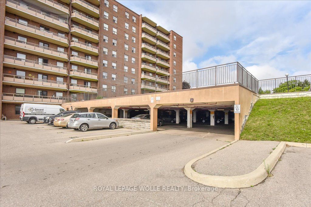1100 Courtland Avenue E, #208