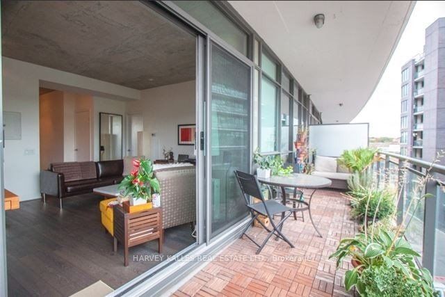 319 Carlaw Avenue, #512