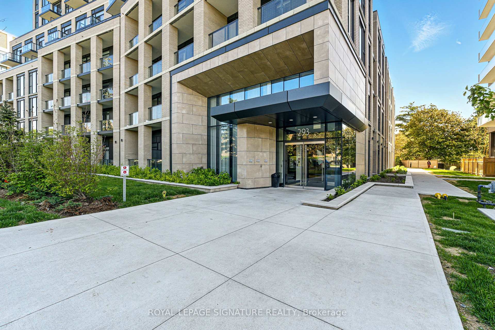 1 Bedroom Condo at 293 The Kingsway, Toronto For sale