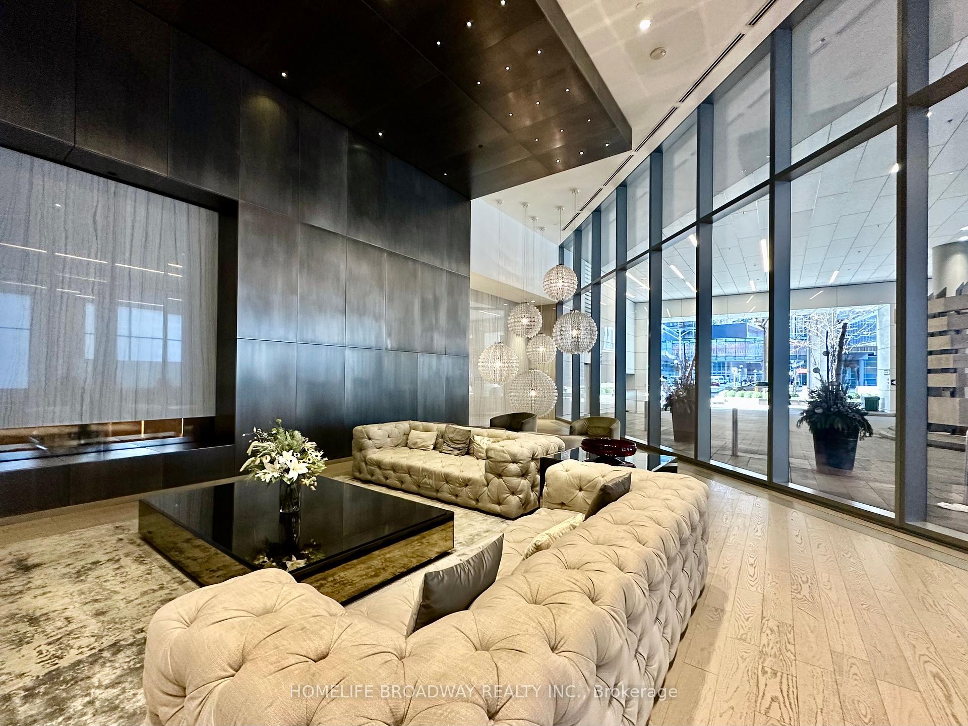 1 Bedroom Condo at 88 Harbour,  Toronto For sale