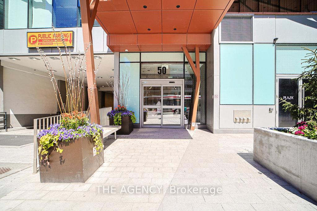 2 Bedrooms Condo at 50 Wellesley, Toronto For sale