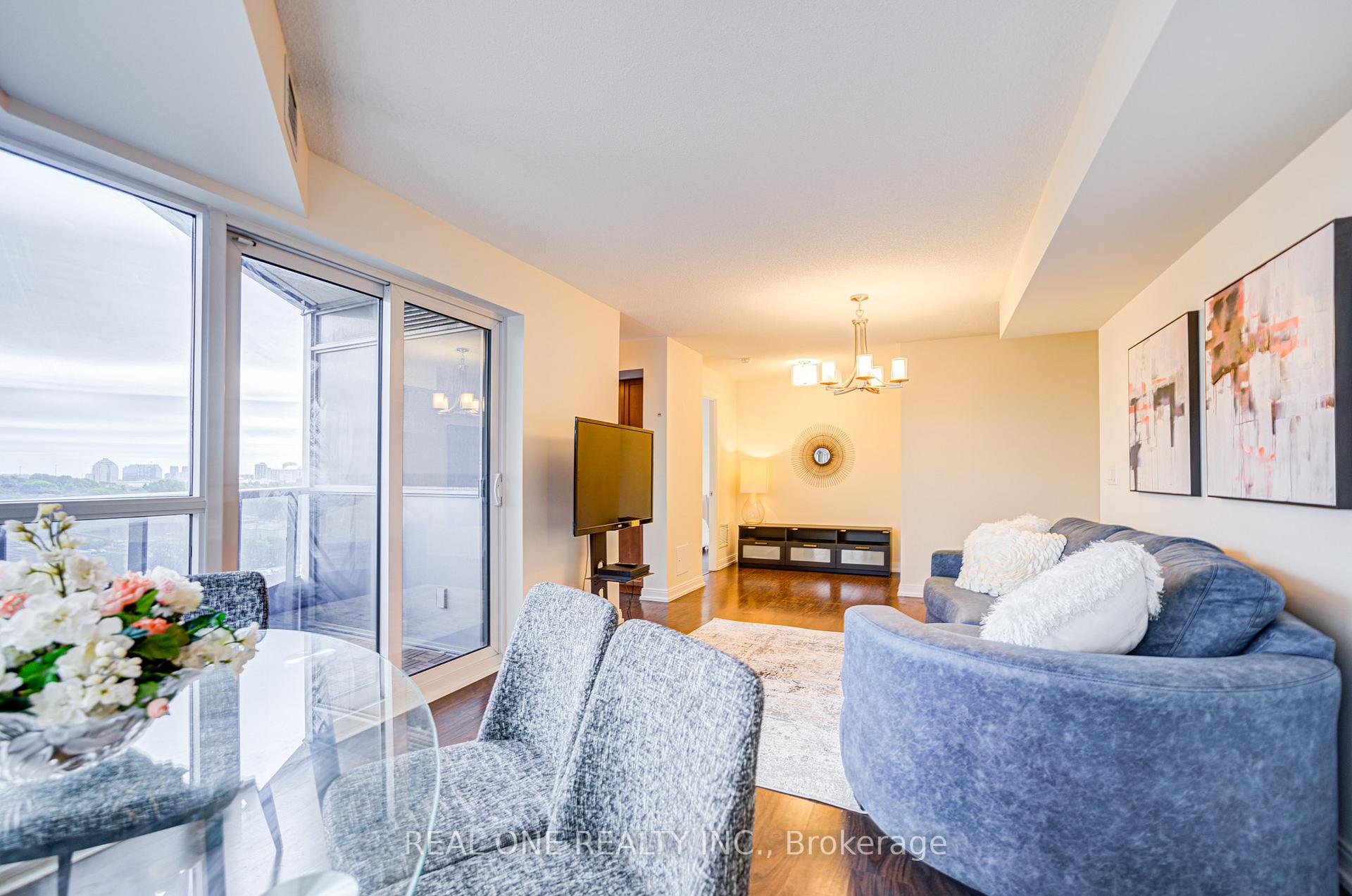 3 Bedrooms Condo at 151 Village Green, Toronto For sale