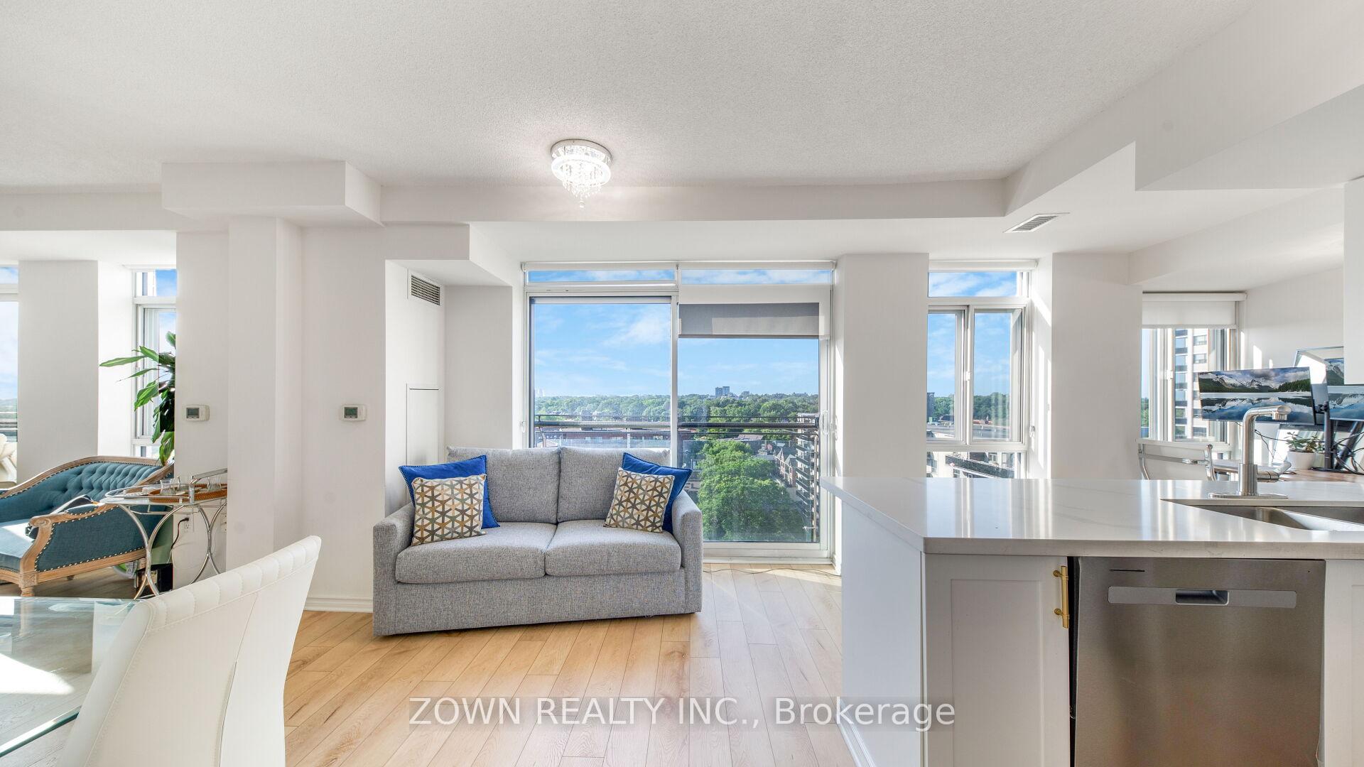 3 Bedrooms Condo at 15 Maplewood, Toronto For sale