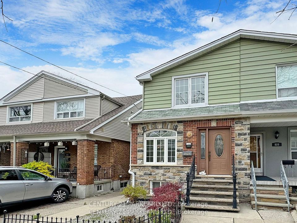 526 Milverton Boulevard, Toronto, ON M4C 1X5