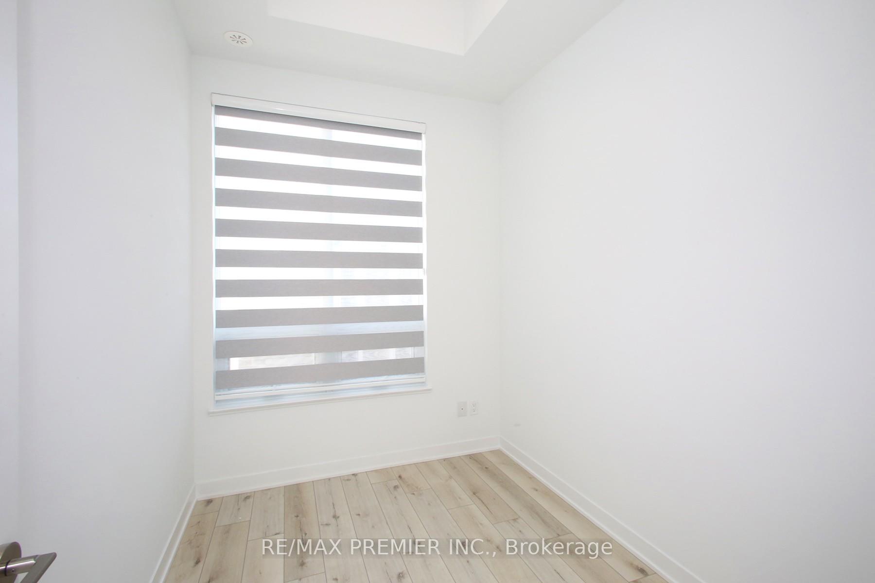 2 Bedrooms Condo at 3020 Trailside, Oakville For sale