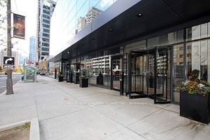 #4707 - 488 University Avenue, Toronto, ON M5G 0C1