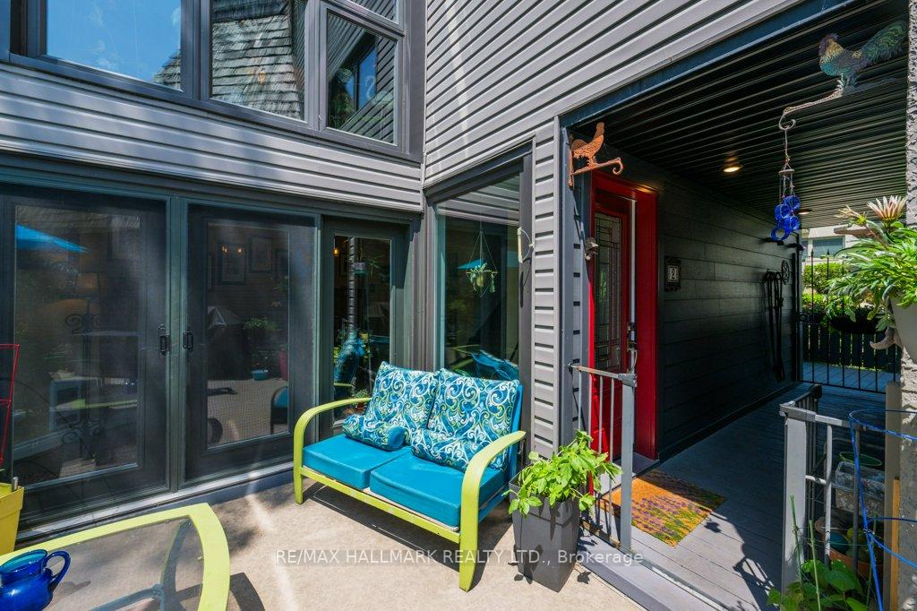 2 Bedrooms Condo at 2366 Queen, Toronto For sale