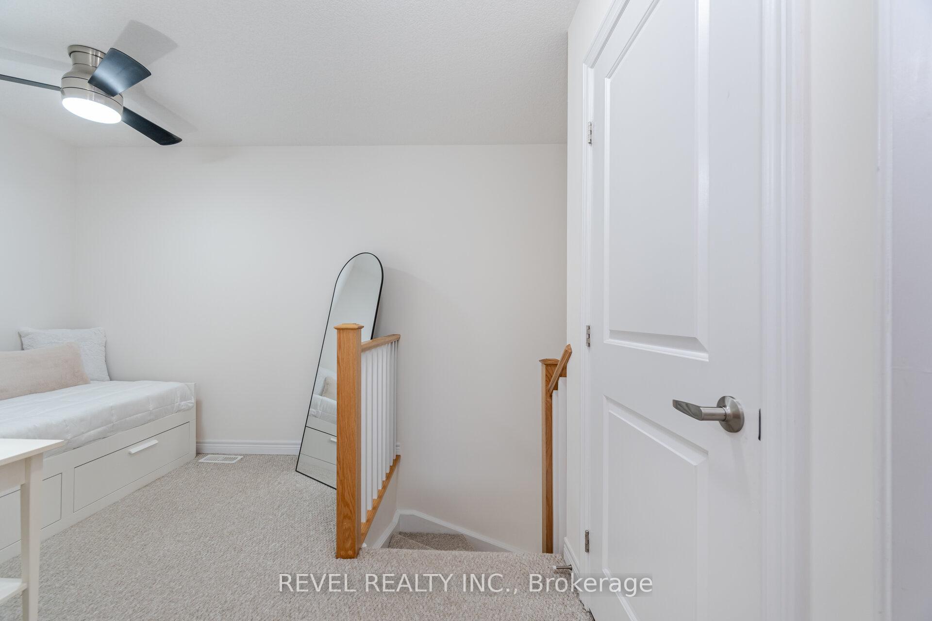 3 Bedrooms Condo at 316 Humphrey, Hamilton For sale