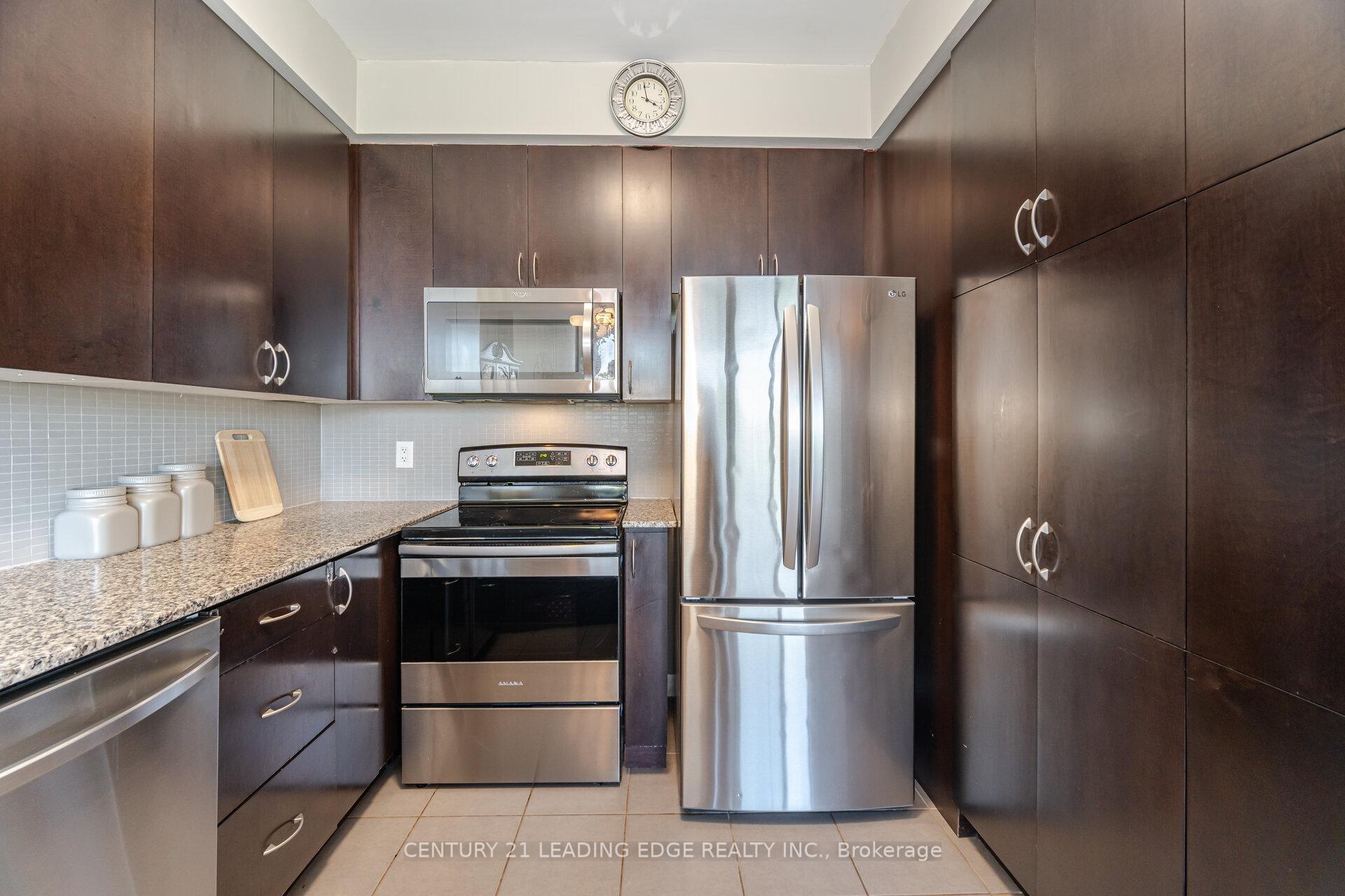 3 Bedrooms Co-op at 223 Webb, Mississauga For sale