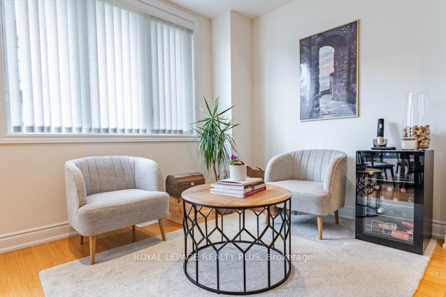 #156 – 12 Edward Horton Crescent, Toronto, ON M8Z 0E5