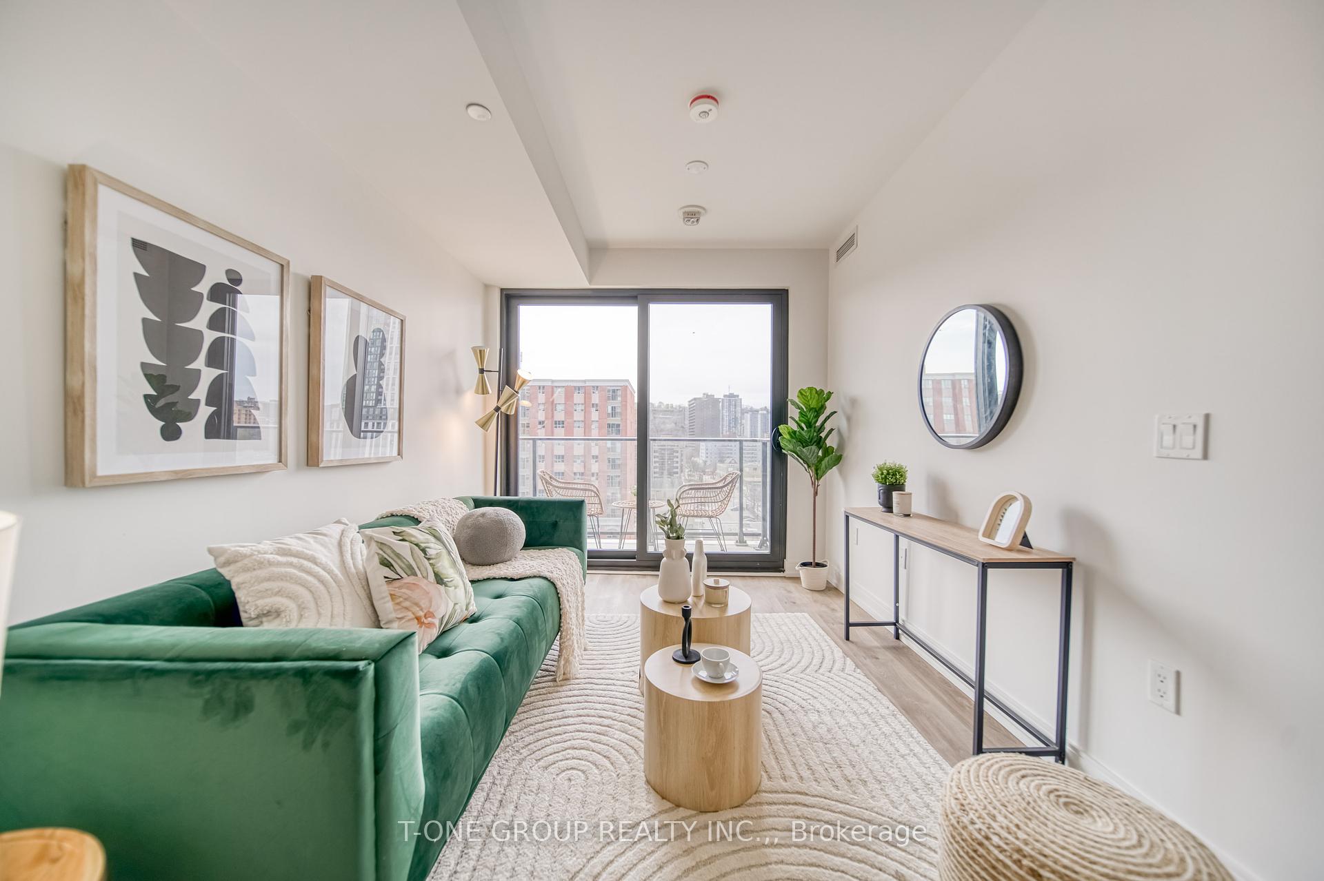 2 Bedrooms Condo at 1 Jarvis, Hamilton For sale