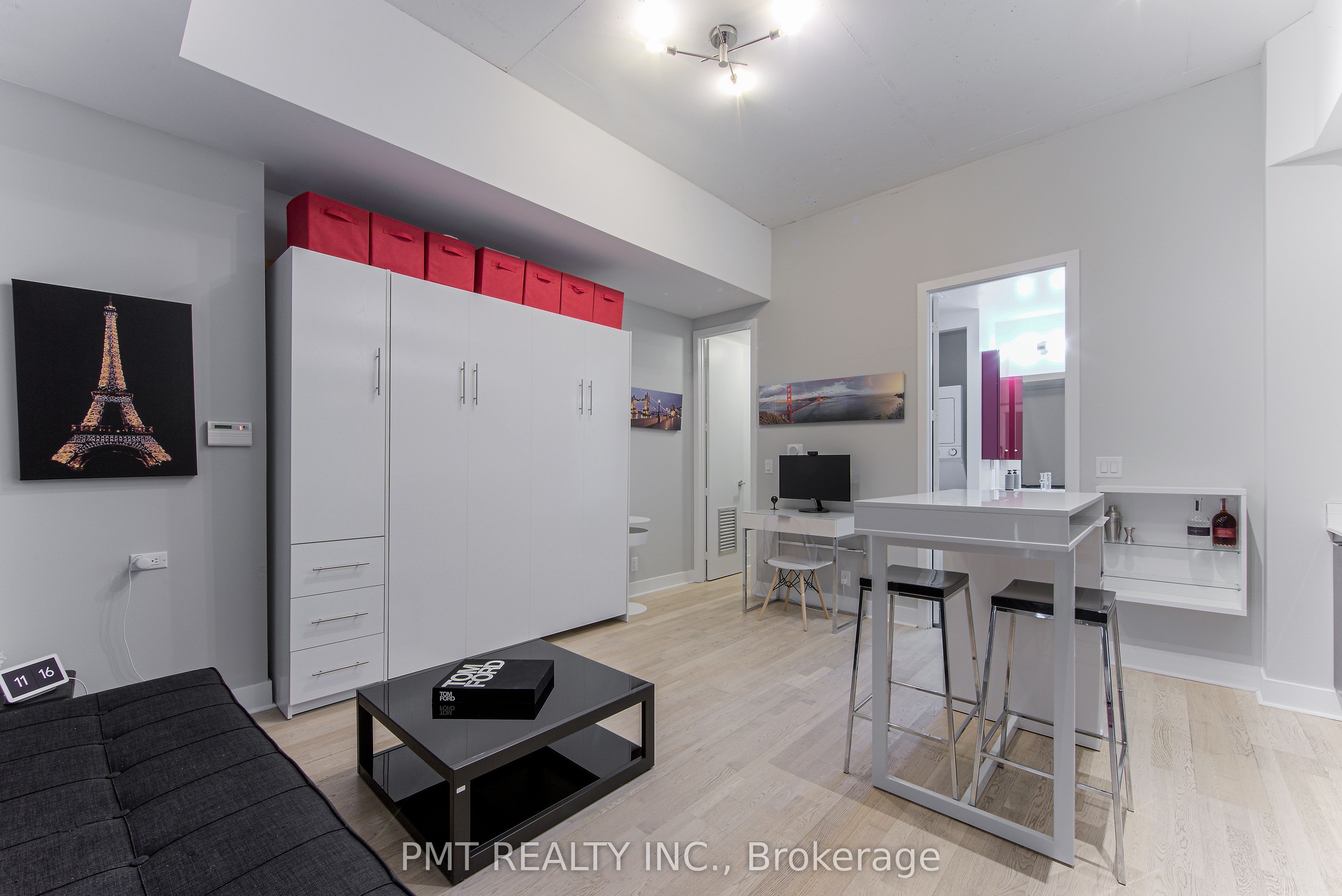 399 Adelaide Street W, #105