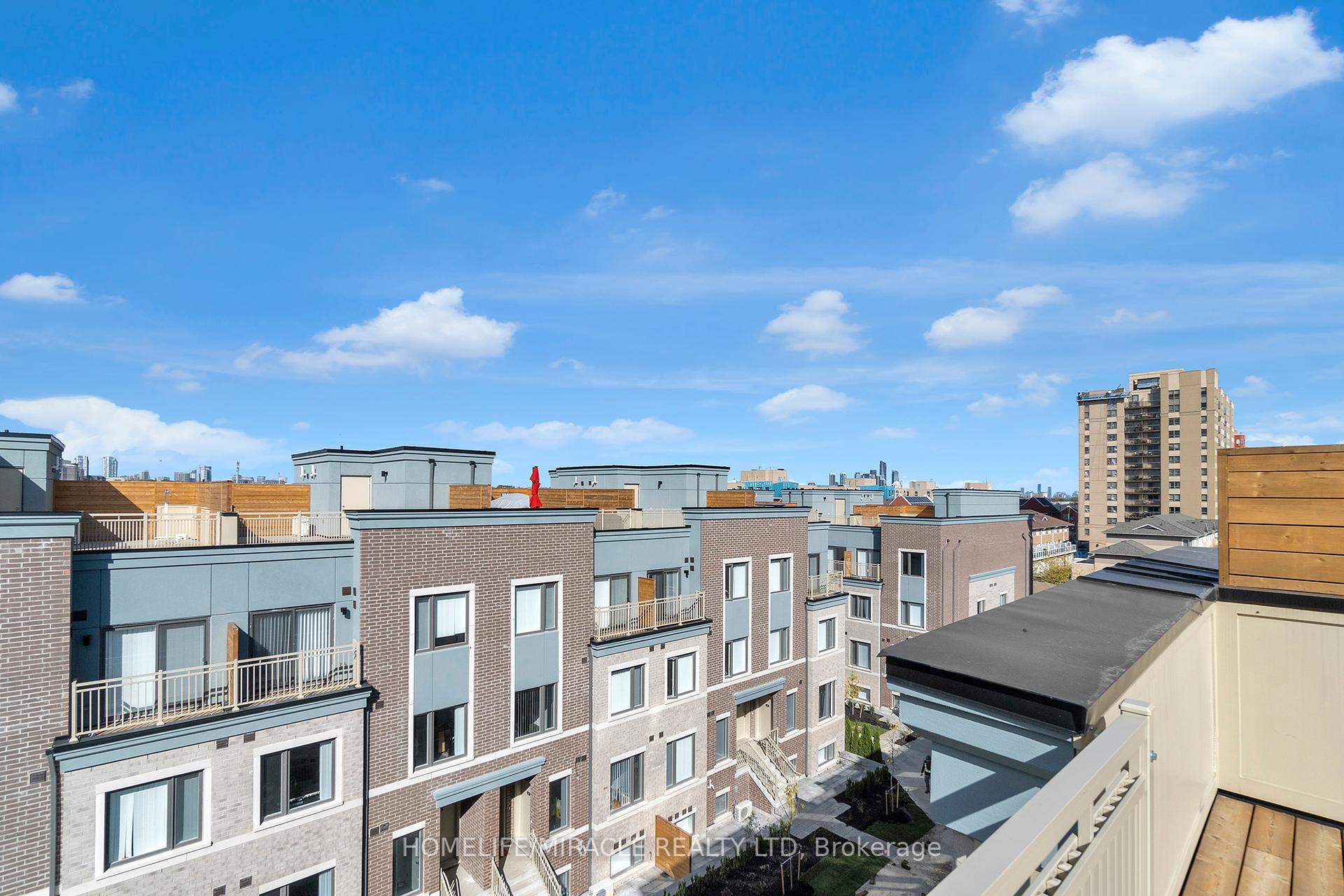 2 Bedrooms Condo at 5 William Jackson, Toronto For sale
