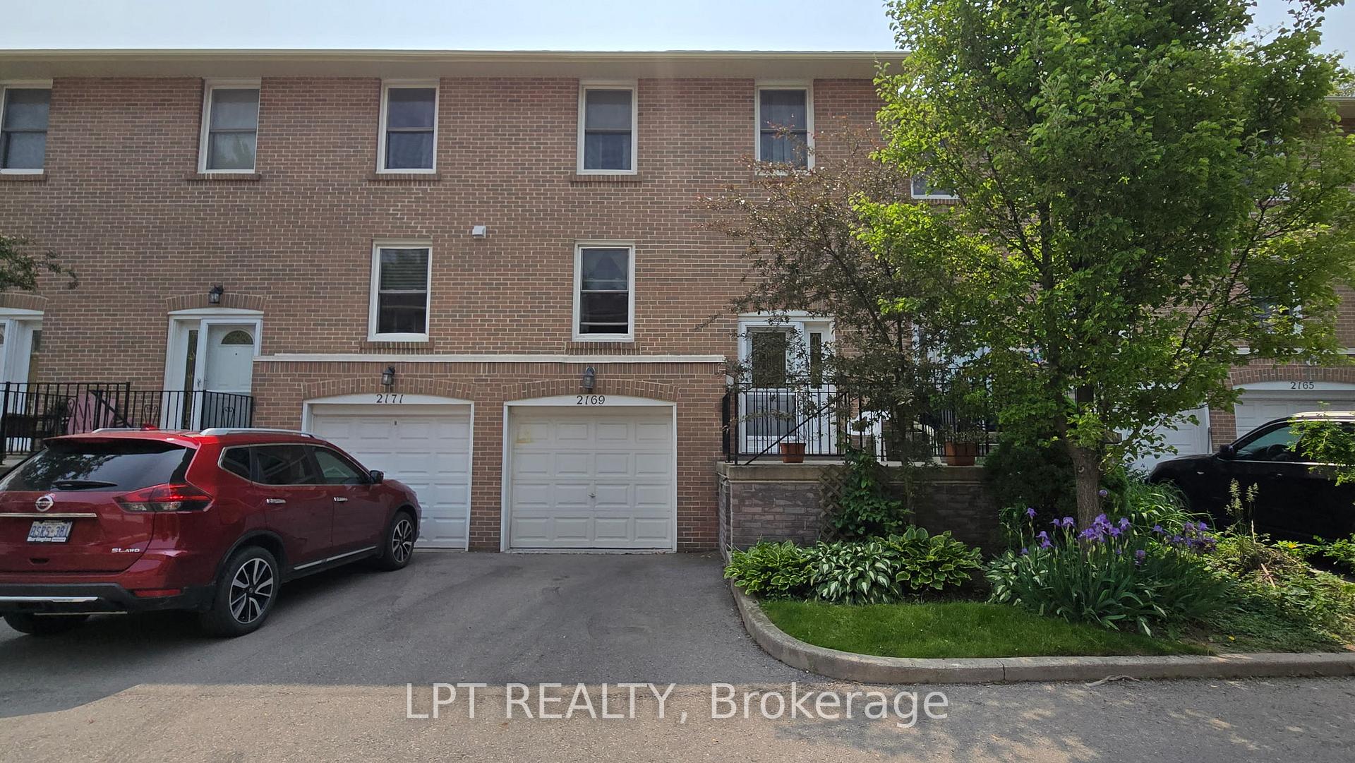 4 Bedrooms Condo at 2169 Mountain Grove, Burlington For sale