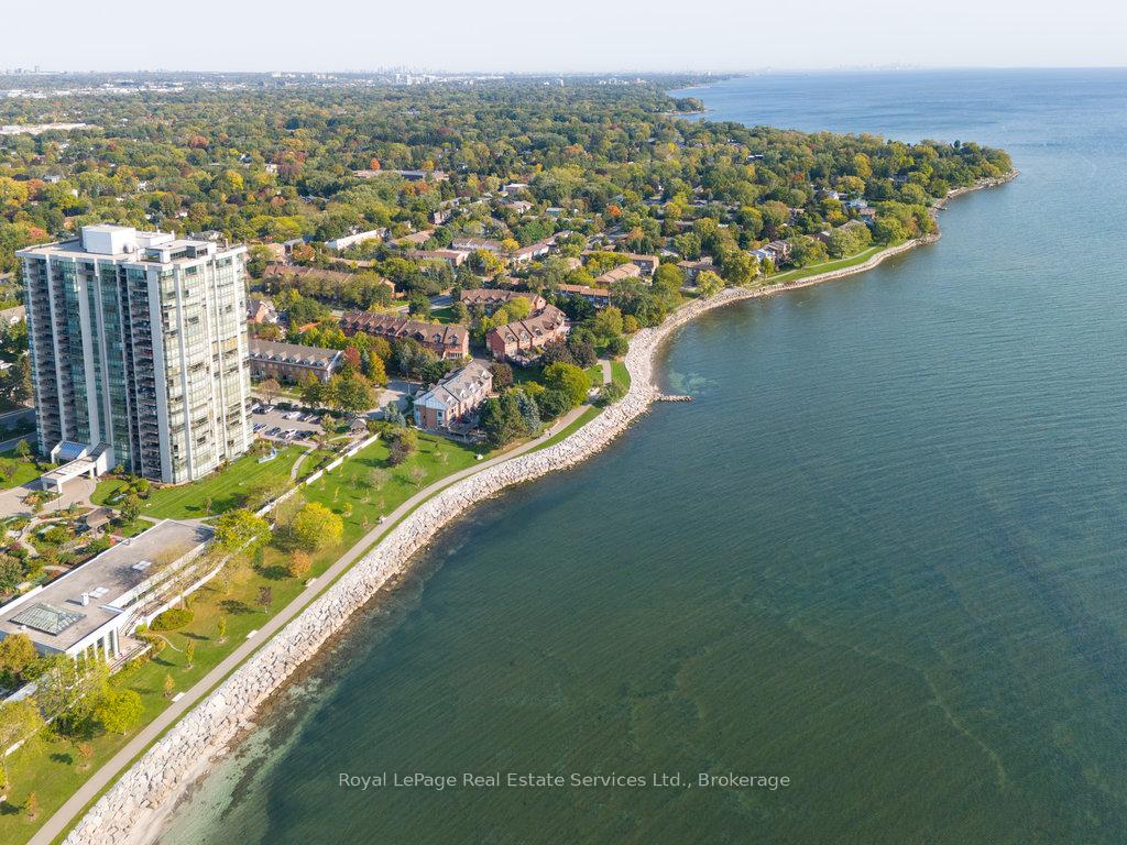 2 Bedrooms Condo at 2170 Marine, Oakville For sale