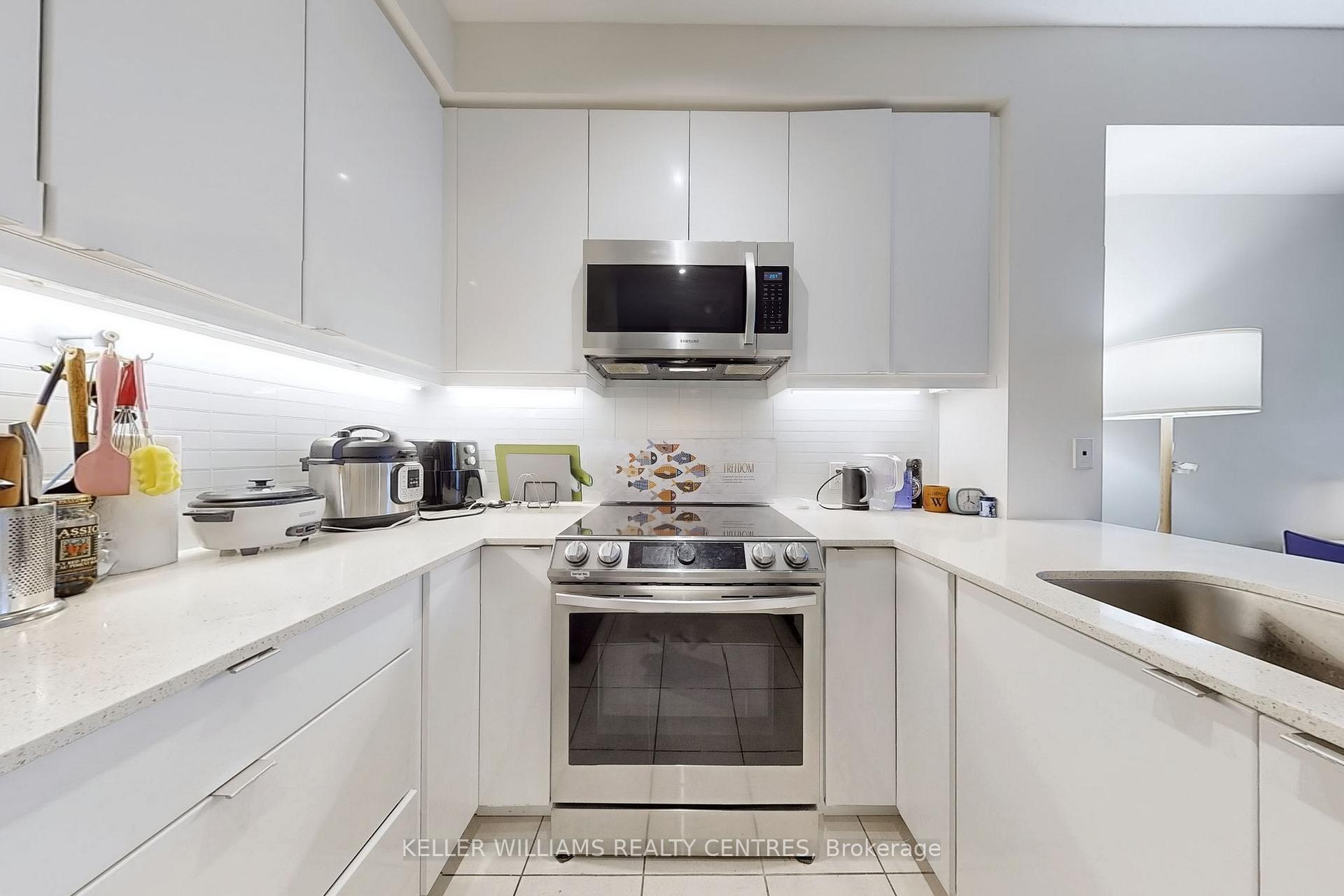 2 Bedrooms Condo at 50 Thomas Riley, Toronto For sale