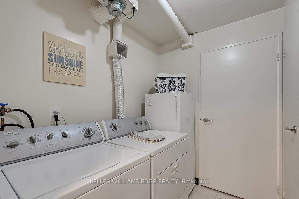 3 Bedrooms Condo at 475 The West Mall,  Toronto For sale