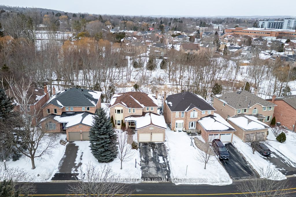 88 Timpson Drive, Aurora, ON L4G 5N4